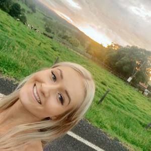 Meet your Posher, Ella